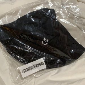 louis tomlinson official merch smiley bucket hat